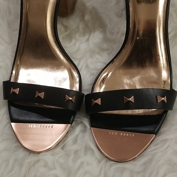 💕TED BAKER💕 Biah Ankle Strap Studded Bow Block Heel Sandals Black EU 39.5 NWT - Picture 4 of 7